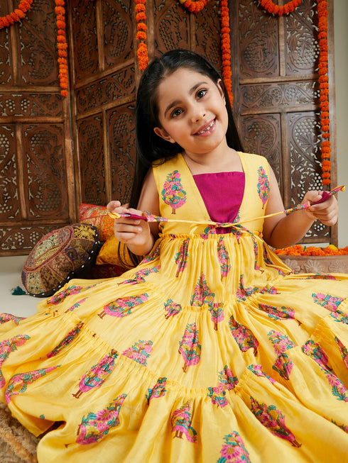 Girl's' Yellow And Pink Ethnic Kurta Pant Set